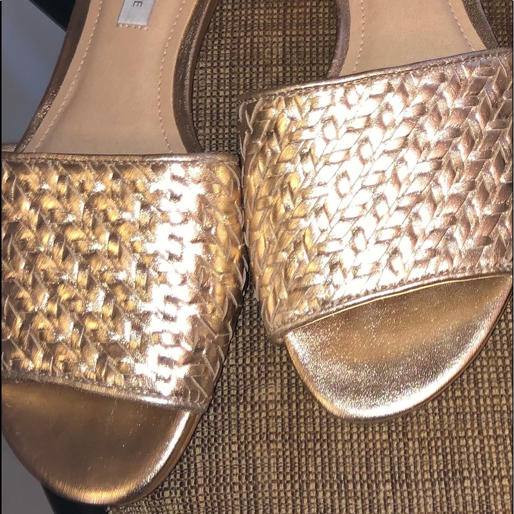 Size 6 Saks Fifth Ave Slides